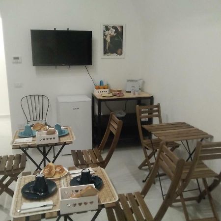 Domuschiara Bed & Breakfast Naples Exterior photo