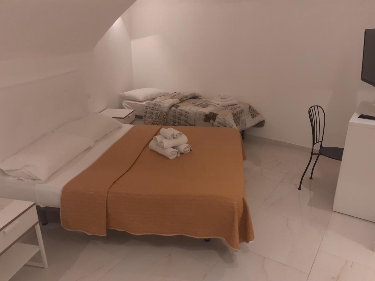 Domuschiara Bed & Breakfast Naples Exterior photo