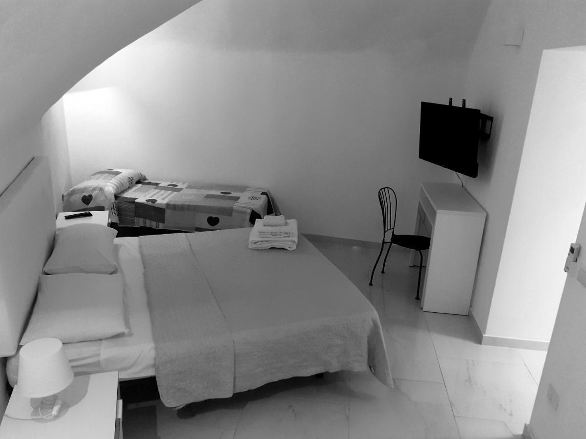 Domuschiara Bed & Breakfast Naples Exterior photo